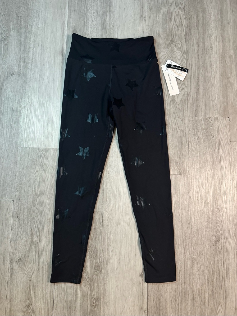 Nanette Lepore Black Star Print Compression High Rise Ankle Leggings Small NWT.